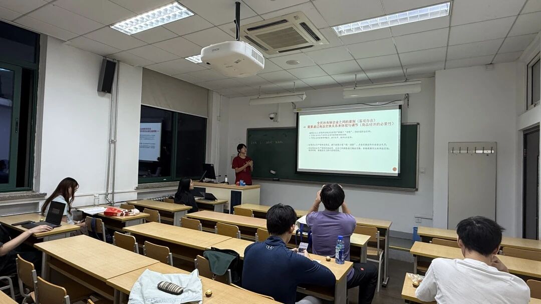 2400b808f35b43d696578fe61294ae8f.jpg 书房3.jpg