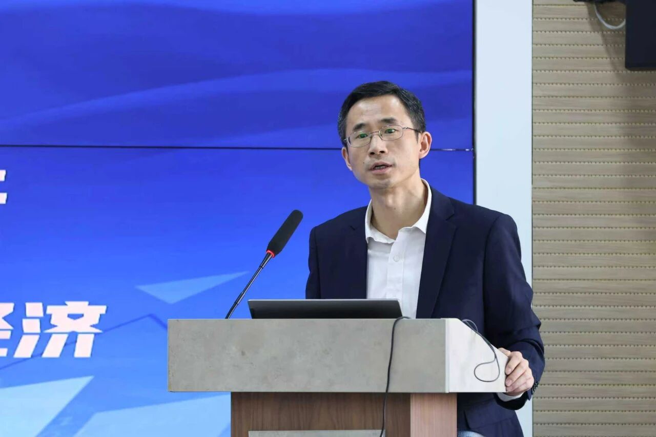 9d2c910db1944840a6f64808c3852e63.jpg 7.jpg